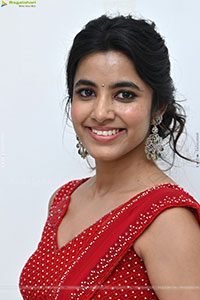Shivani Nagaram at Little Hearts Movie Interview, HD Gallery