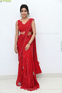 Shivani Nagaram at Little Hearts Movie Interview, HD Gallery
