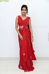 Shivani Nagaram at Little Hearts Movie Interview, HD Gallery