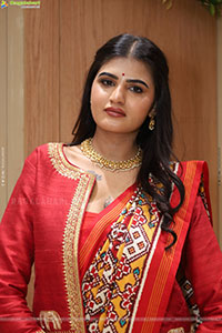 Sindhu Manthri in Dazzling Red Designer Saree, HD Gallery