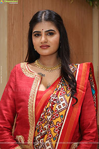 Sindhu Manthri in Dazzling Red Designer Saree, HD Gallery
