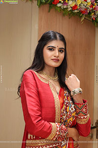Sindhu Manthri in Dazzling Red Designer Saree, HD Gallery