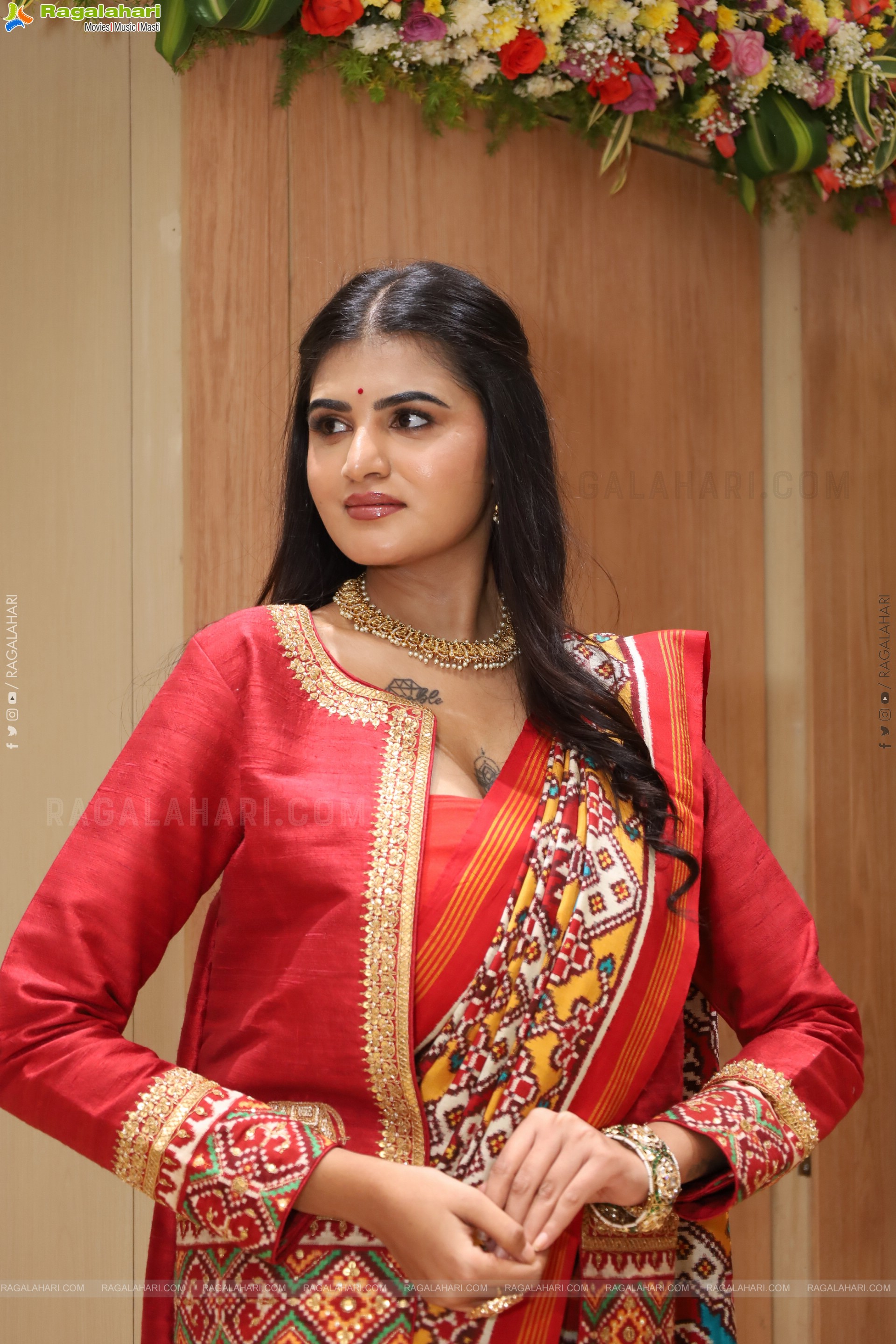Sindhu Manthri in Dazzling Red Designer Saree, HD Gallery