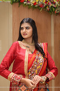 Sindhu Manthri in Dazzling Red Designer Saree, HD Gallery