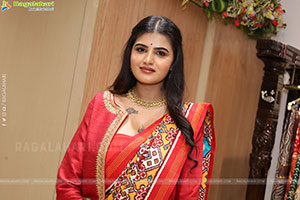 Sindhu Manthri in Dazzling Red Designer Saree, HD Gallery