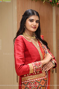 Sindhu Manthri in Dazzling Red Designer Saree, HD Gallery