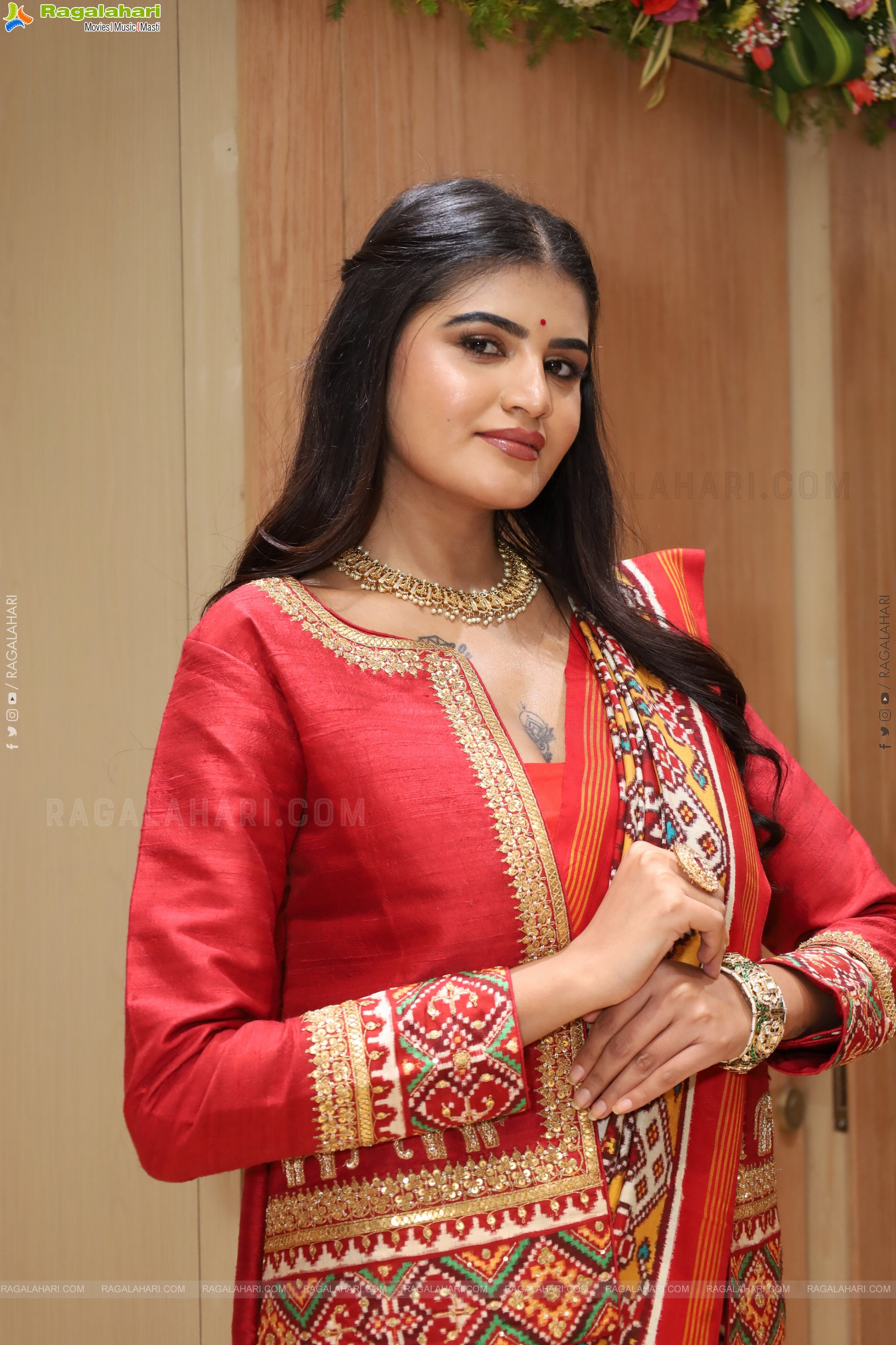 Sindhu Manthri in Dazzling Red Designer Saree, HD Gallery