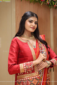 Sindhu Manthri in Dazzling Red Designer Saree, HD Gallery
