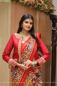 Sindhu Manthri in Dazzling Red Designer Saree, HD Gallery