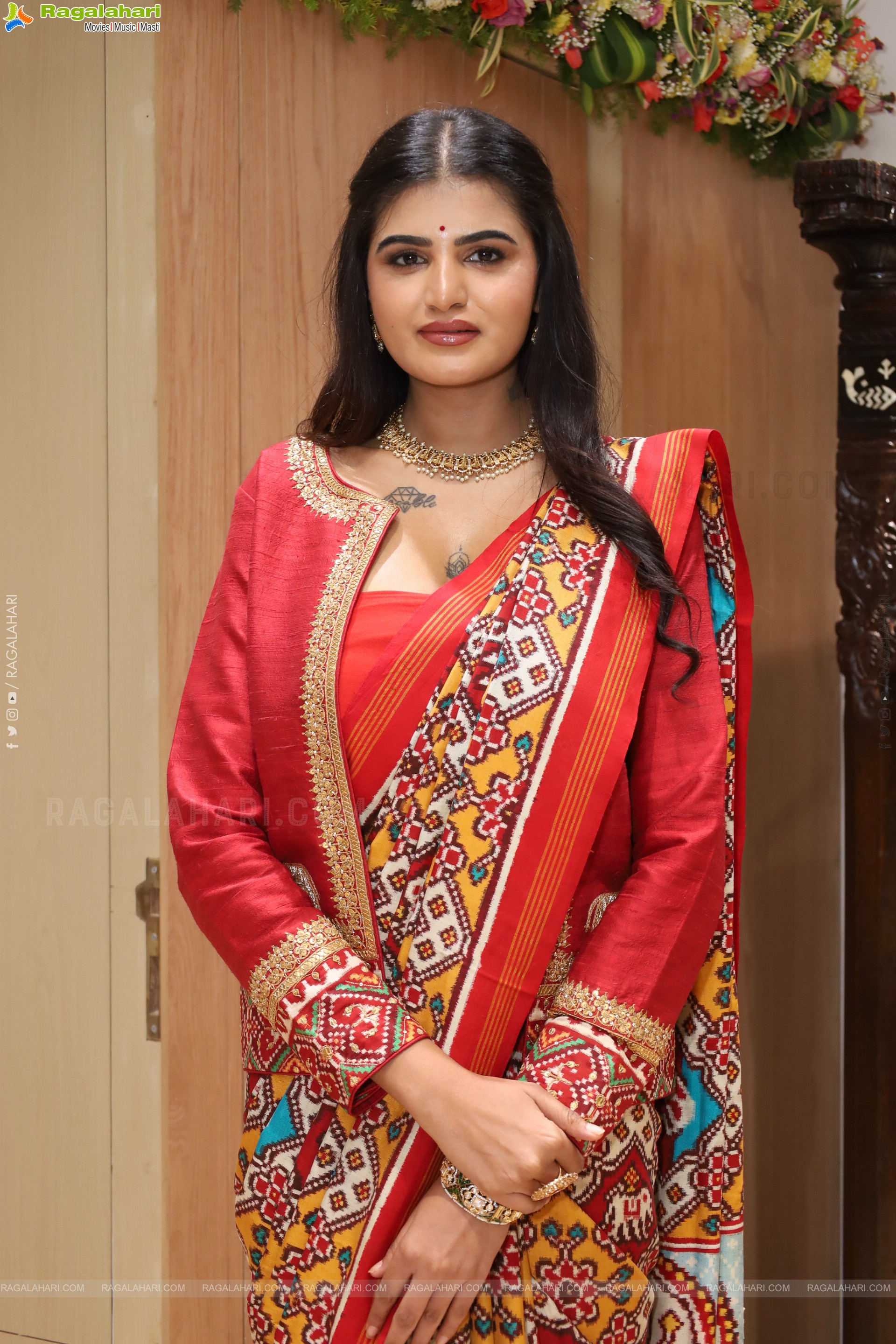 Sindhu Manthri in Dazzling Red Designer Saree, HD Gallery