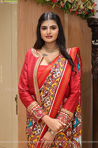 Sindhu Manthri in Dazzling Red Designer Saree, HD Gallery