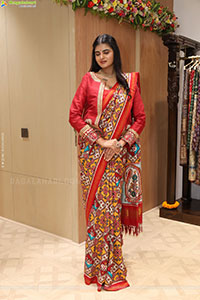 Sindhu Manthri in Dazzling Red Designer Saree, HD Gallery