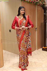 Sindhu Manthri in Dazzling Red Designer Saree, HD Gallery