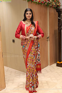 Sindhu Manthri in Dazzling Red Designer Saree, HD Gallery