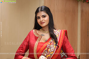 Sindhu Manthri in Dazzling Red Designer Saree, HD Gallery
