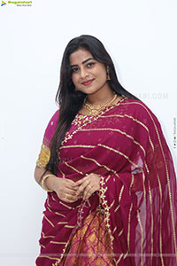 Siri Papa stills in Traditional Saree, HD Gallery