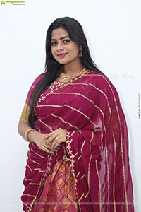 Siri Papa stills in Traditional Saree, HD Gallery