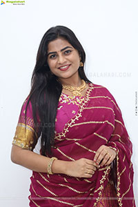 Siri Papa stills in Traditional Saree, HD Gallery