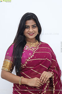Siri Papa stills in Traditional Saree, HD Gallery