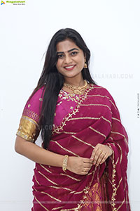 Siri Papa stills in Traditional Saree, HD Gallery
