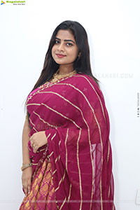 Siri Papa stills in Traditional Saree, HD Gallery