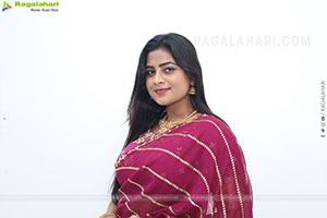 Siri Papa stills in Traditional Saree, HD Gallery