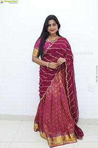Siri Papa stills in Traditional Saree, HD Gallery