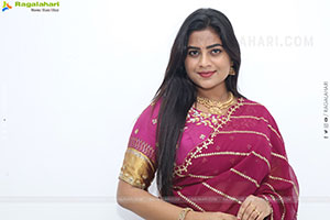 Siri Papa stills in Traditional Saree, HD Gallery