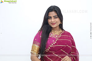 Siri Papa stills in Traditional Saree, HD Gallery