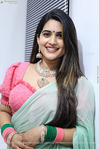 Sravanthi Chokarapu at Hi Life Exhibition Curtain Raiser