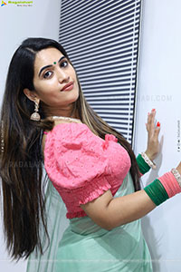 Sravanthi Chokarapu at Hi Life Exhibition Curtain Raiser