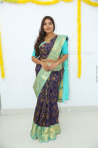 Deepthi Nageswar Glam stills in Saree, HD Gallery 