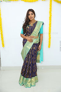 Deepthi Nageswar Glam stills in Saree, HD Gallery 