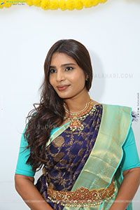 Deepthi Nageswar Glam stills in Saree, HD Gallery 