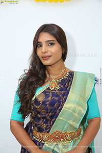 Deepthi Nageswar Glam stills in Saree, HD Gallery 