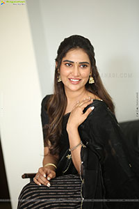 Dhashvika Gorgeous stills in Black Half Saree