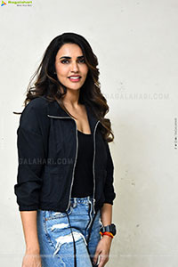 Akshara Gowda at Magallu Zindhabadh Title Launch Event