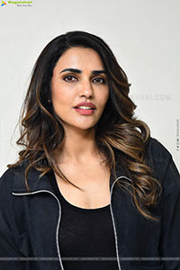 Akshara Gowda at Magallu Zindhabadh Title Launch Event