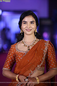 Meenakshi Goswami at Mahendragiri Varahi Prerelease Event