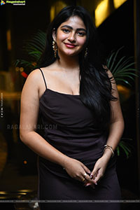 Nakshatra stills at Thella Kaagitham Pre Release Event