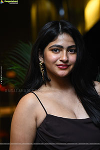 Nakshatra stills at Thella Kaagitham Pre Release Event