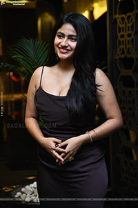 Nakshatra stills at Thella Kaagitham Pre Release Event