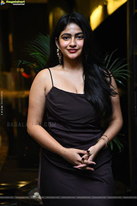 Nakshatra stills at Thella Kaagitham Pre Release Event