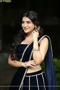 Rashi Singh at Ramba Oorvasi Menaka Prerelease Event
