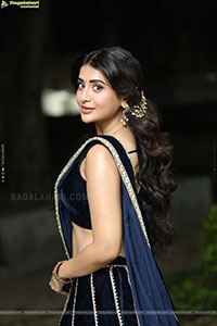 Rashi Singh at Ramba Oorvasi Menaka Prerelease Event