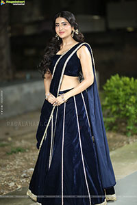 Rashi Singh at Ramba Oorvasi Menaka Prerelease Event