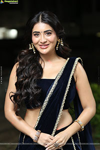 Rashi Singh at Ramba Oorvasi Menaka Prerelease Event