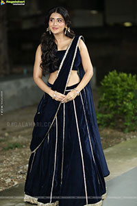Rashi Singh at Ramba Oorvasi Menaka Prerelease Event