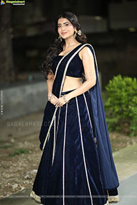 Rashi Singh at Ramba Oorvasi Menaka Prerelease Event