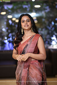 Vaishnavi Chaitanya Glam Photoshoot Stills, HD Gallery 
